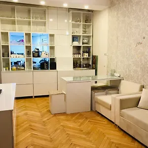  Проживание в семье Diana's House